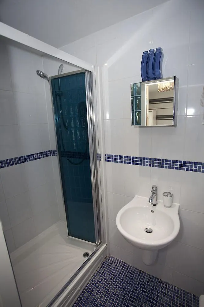 City Apartments - Reubens Court York 0*,